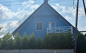 Niebieski domek